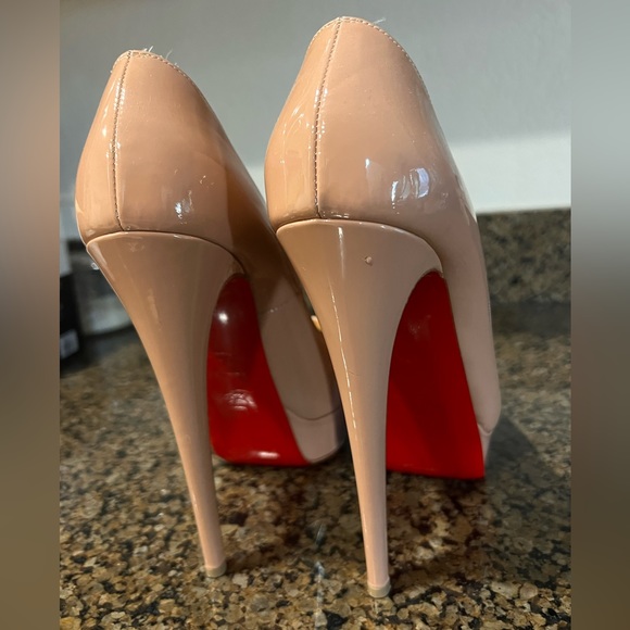 Lady Peep Nude - Picture 5 of 8